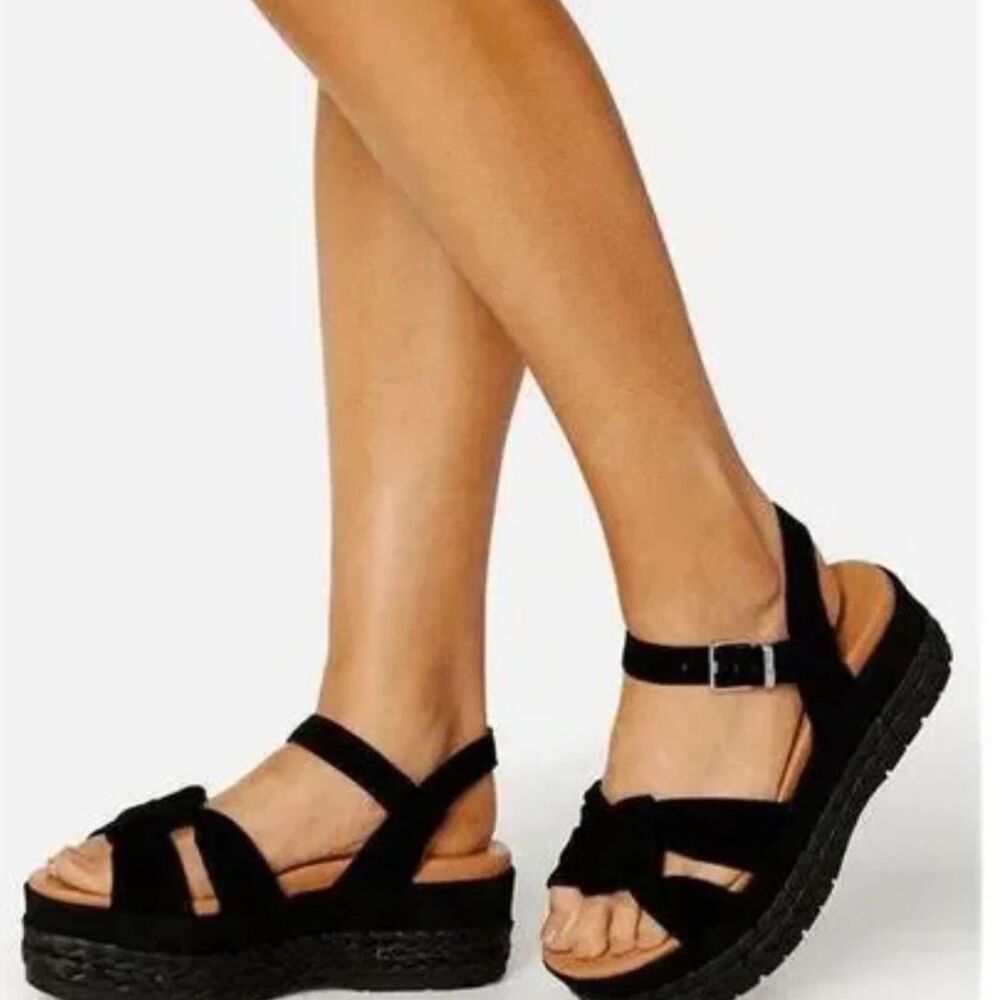 UGG Neusch Black Suede Platform Strappy Womens Size 9.5 Ankle Strap Wedge